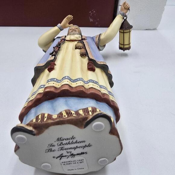 Lenox Miracle in Bethlehem The Townspeople Set of 3 With Box‎ - Picture 13 of 15